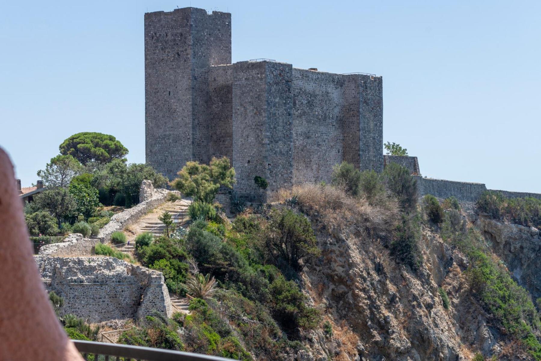 Hotel Capo D'Uomo Orbetello Bagian luar foto